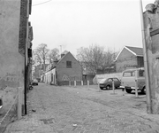 52171 Gezicht in de Andreasstraat te Utrecht met de huizen nrs. 21-hoger aan het westelijk deel van de straat, uit het ...